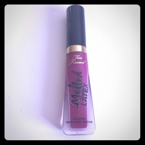 Too faced melted latex lipgloss - Hot Mess